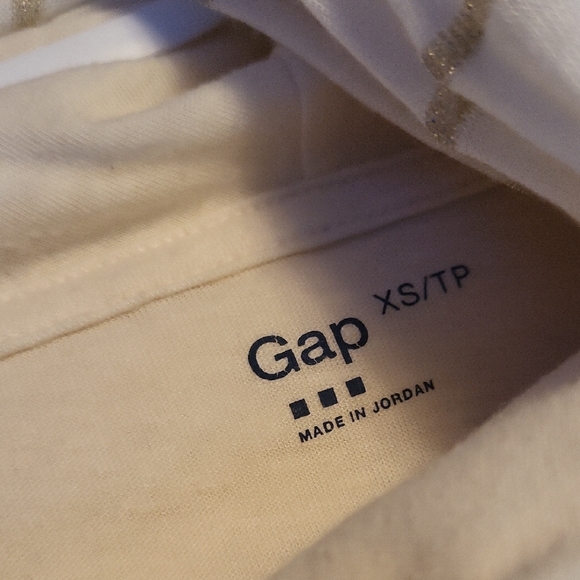 GAP Cream Off-Shoulder Top - Picture 2 of 3